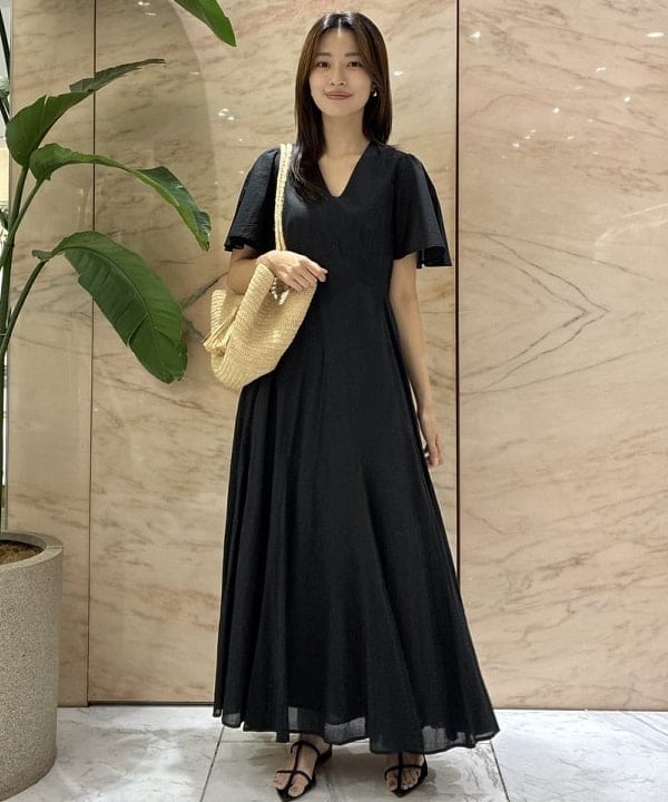 茂野 真楓さんの「BEAMS WOMEN｜【別注】MARIHA / せせらぎのワンピース ソリッド」を使ったコーディネート