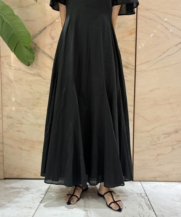 茂野 真楓さんの「BEAMS WOMEN｜【別注】MARIHA / せせらぎのワンピース ソリッド」を使ったコーディネート