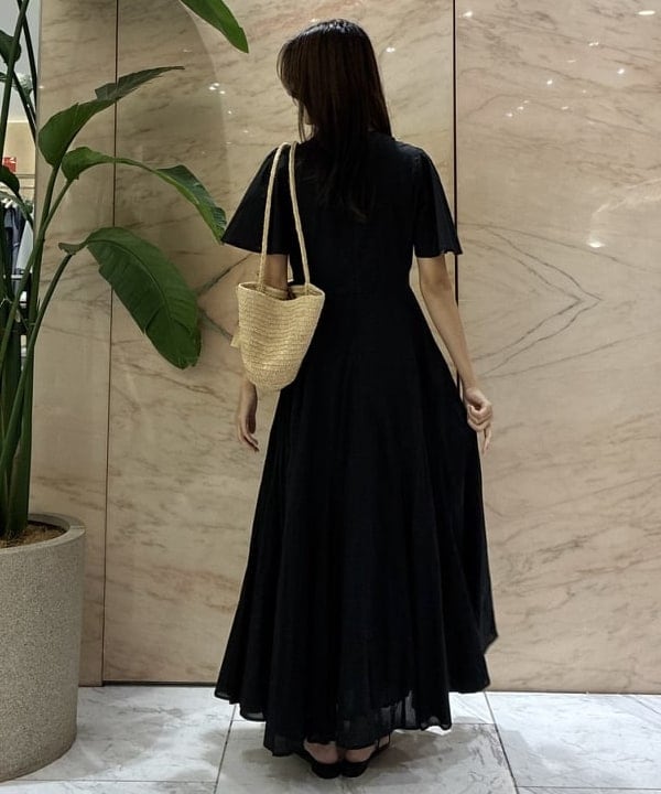 茂野 真楓さんの「BEAMS WOMEN｜【別注】MARIHA / せせらぎのワンピース ソリッド」を使ったコーディネート