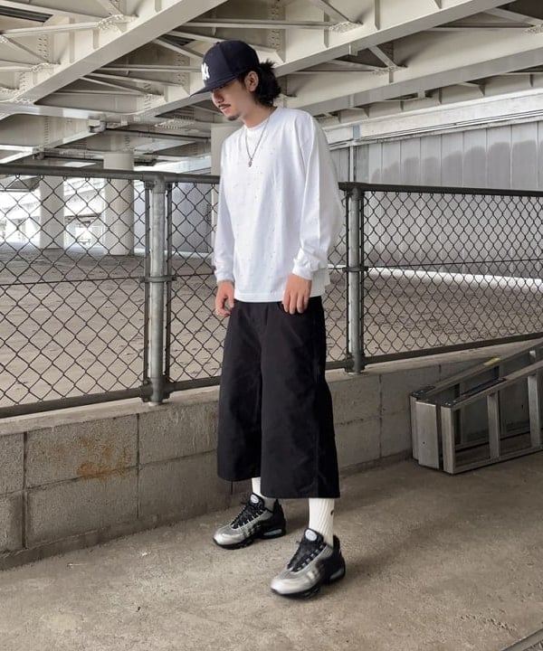 Gazziさんの「BEAMS WOMEN｜ペインター モールスキン ショーツ」を使ったコーディネート