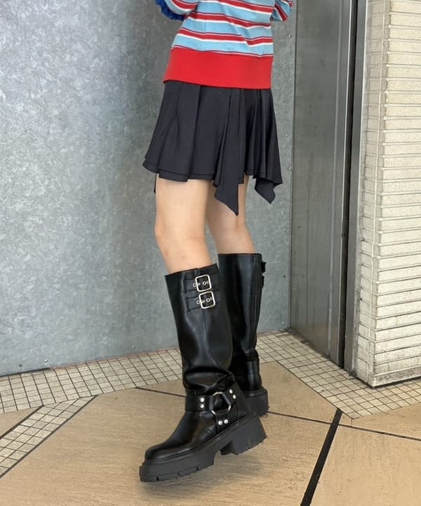 リズさんの「BEAMS WOMEN｜イレギュラー ヘム ミニスカート」を使ったコーディネート