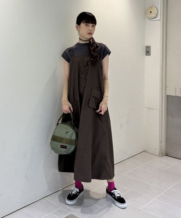 りかちょび/岸本梨佳さんの「【別注】BRIEFING / ヘルメット バッグ &rdquo;OLIVE&rdquo;」を使ったコーディネート