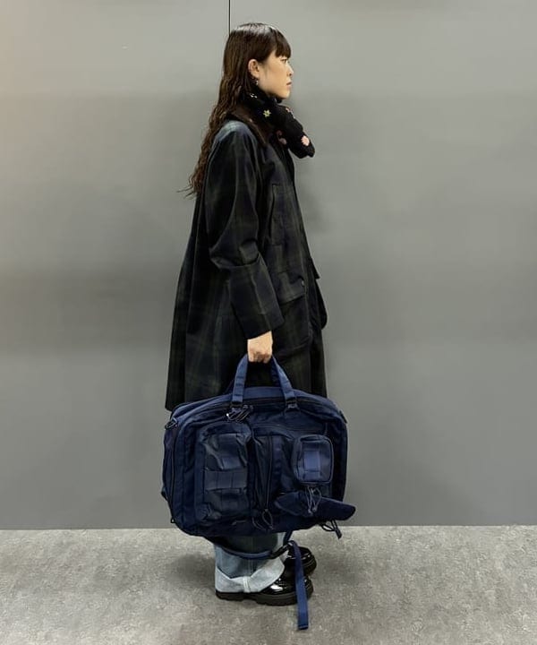 りかちょび/岸本梨佳さんの「【別注】BRIEFING / MOBILE POUCH」を使ったコーディネート
