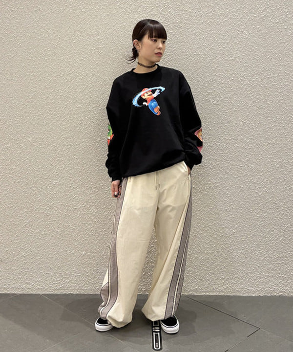 りかちょび/岸本梨佳さんの「Wライン トラック パンツ」を使ったコーディネート