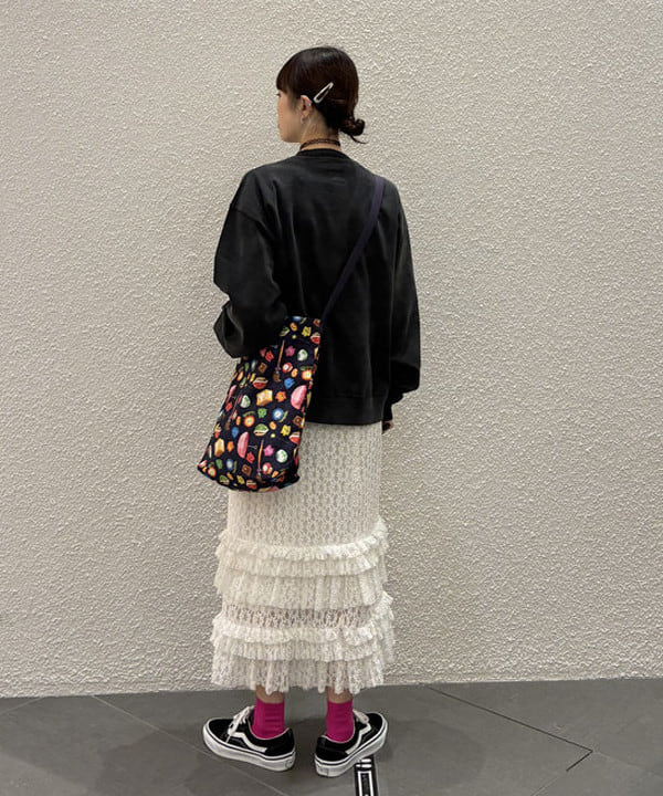 りかちょび/岸本梨佳さんの「カット レース ティアード ヘム スカート」を使ったコーディネート