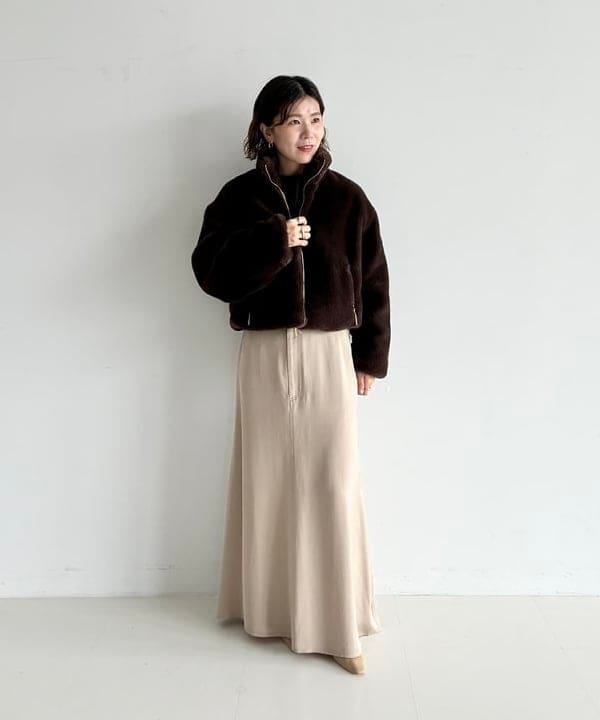 AONO SHIKAMAさんの「BEAMS WOMEN｜【別注】TATRAS / ARIANNA ブルゾン」を使ったコーディネート