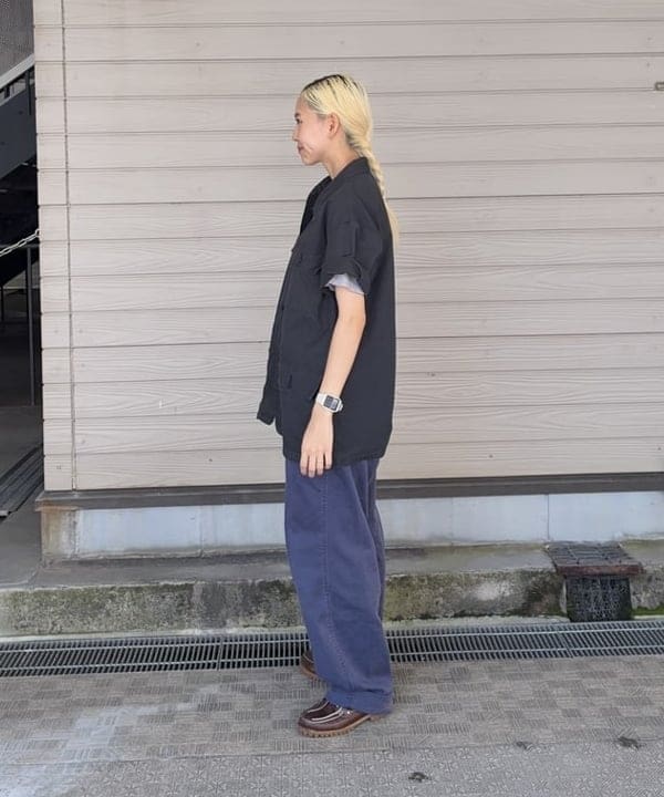 MATSUMOTO AMIさんの「BEAMS WOMEN｜orSlow / ユーティリティ ショート スリーブ シャツ」を使ったコーディネート