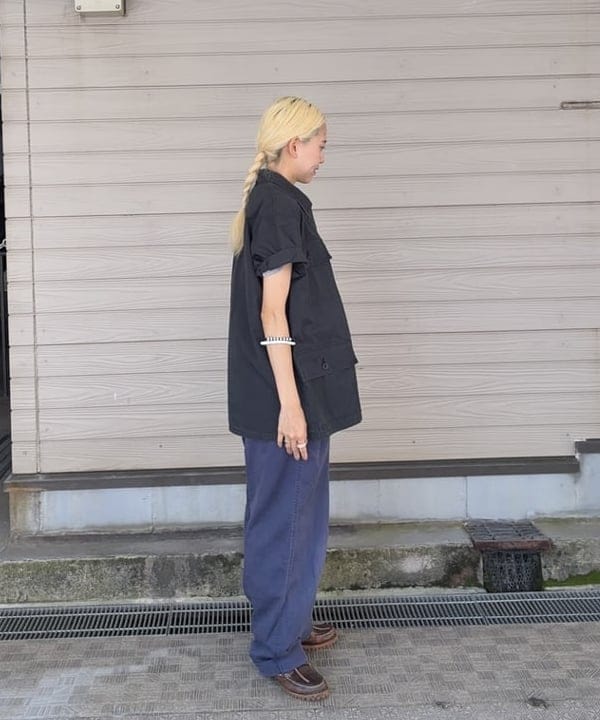 MATSUMOTO AMIさんの「BEAMS WOMEN｜orSlow / ユーティリティ ショート スリーブ シャツ」を使ったコーディネート