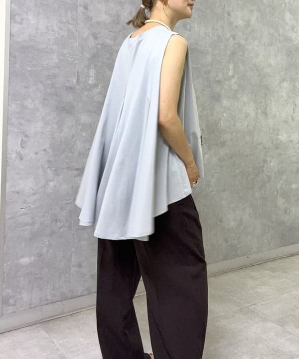 越智 里美さんの「BEAMS WOMEN｜【接触冷感・UVカット】コットン バックフレア ノースリーブ プルオーバー」を使ったコーディネート