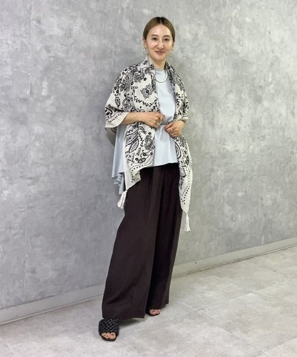 越智 里美さんの「BEAMS WOMEN｜【接触冷感・UVカット】コットン バックフレア ノースリーブ プルオーバー」を使ったコーディネート