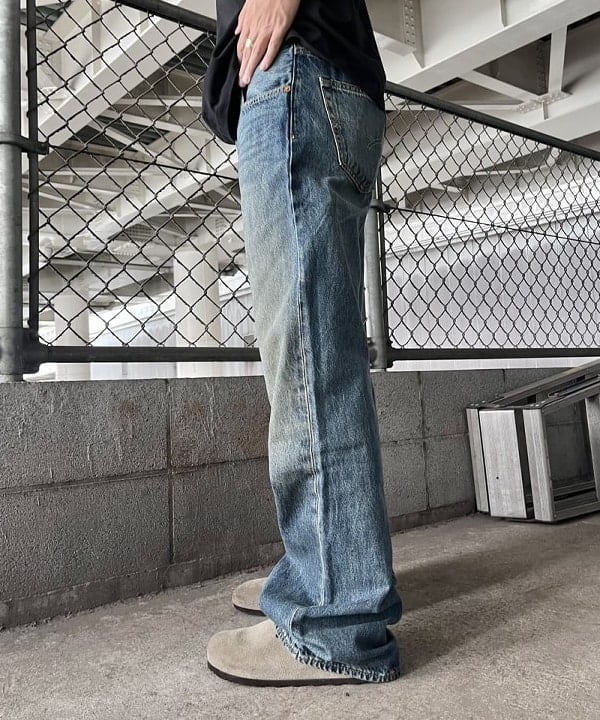 槙山 賢斗さんの「BEAMS WOMEN｜LEVI'S(R) / 567（TM）ルーズフレア」を使ったコーディネート