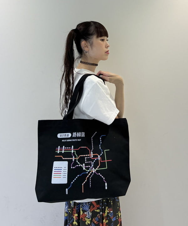 りかちょび/岸本梨佳さんの「【別注】SUN SURF / ギャザー ロング スカート」を使ったコーディネート