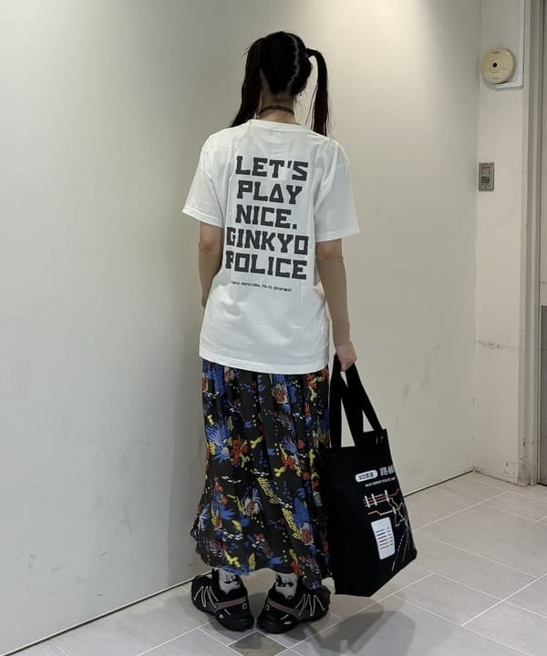 りかちょび/岸本梨佳さんの「【別注】SUN SURF / ギャザー ロング スカート」を使ったコーディネート