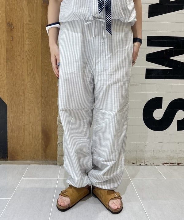 エノモト アミさんの「BEAMS WOMEN｜チェック ストライプ フーデッド ノースリーブ」を使ったコーディネート