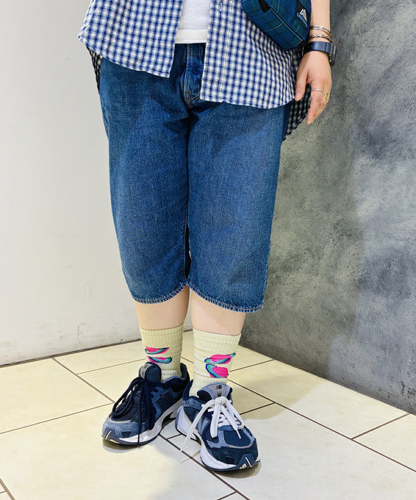 佐藤 歩さんの「BEAMS WOMEN｜ボーイ チェック ビッグ ボタンダウン シャツ」を使ったコーディネート