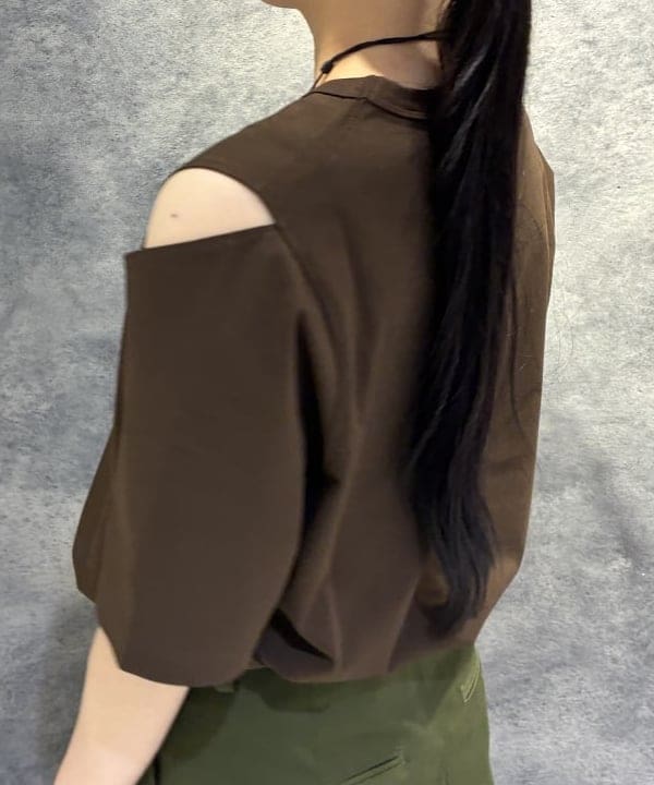 OSUMIさんの「BEAMS WOMEN｜ショルダー スリット Tシャツ」を使ったコーディネート