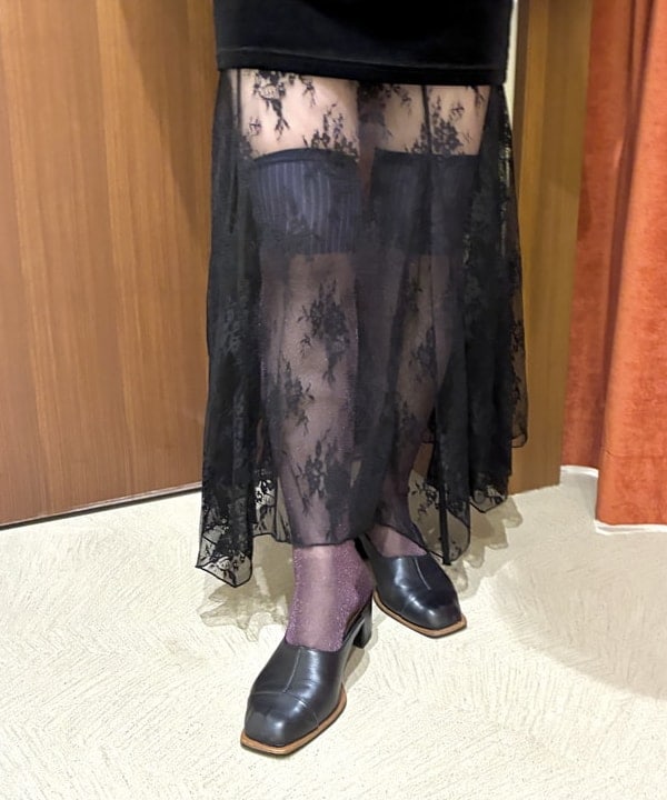 カタヤマ アヤさんの「BEAMS WOMEN｜配色 ラメシアー ソックス」を使ったコーディネート