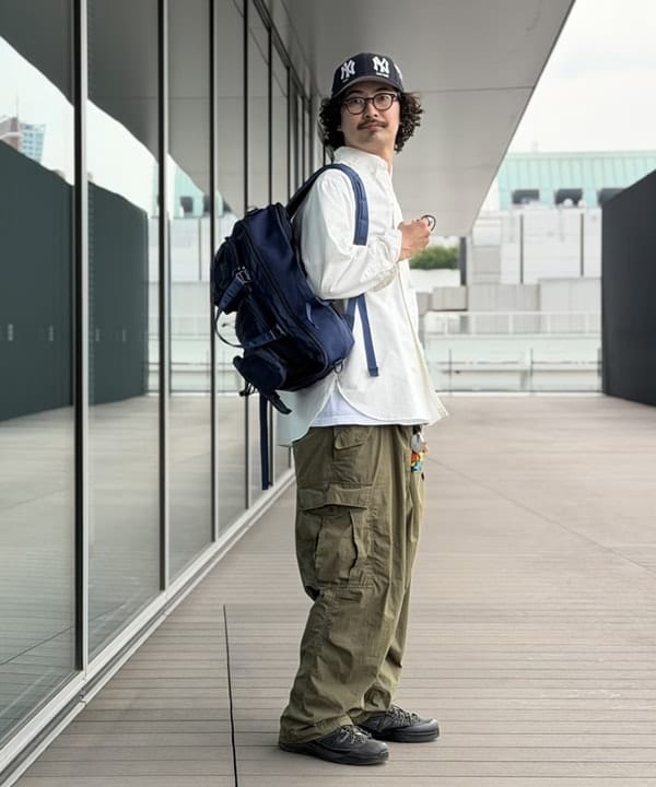 BAKU(東江 漠)さんの「BEAMS / ビッグ 6ポケット カーゴパンツ」を使ったコーディネート