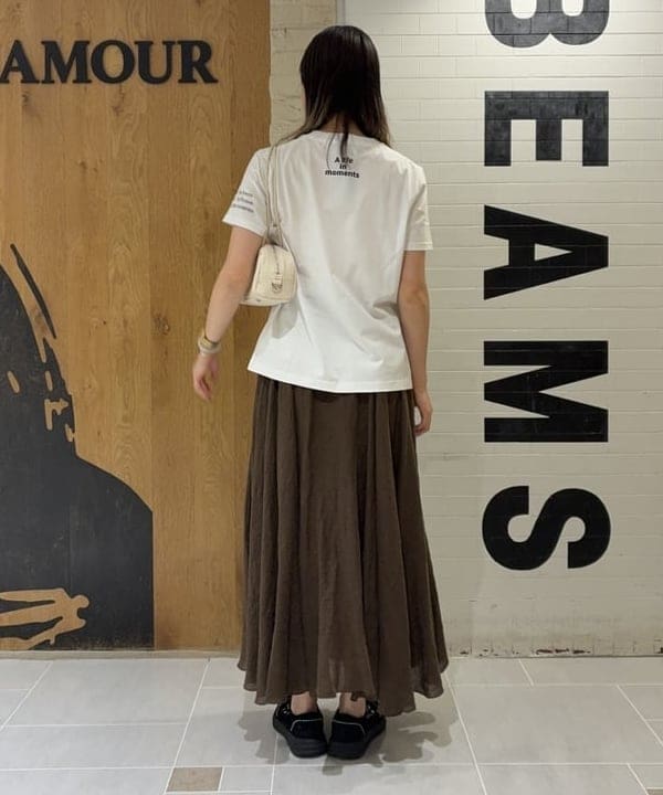 中平 あみさんの「BEAMS WOMEN｜【別注】NOMADIS / for Dog Lovers Tシャツ」を使ったコーディネート
