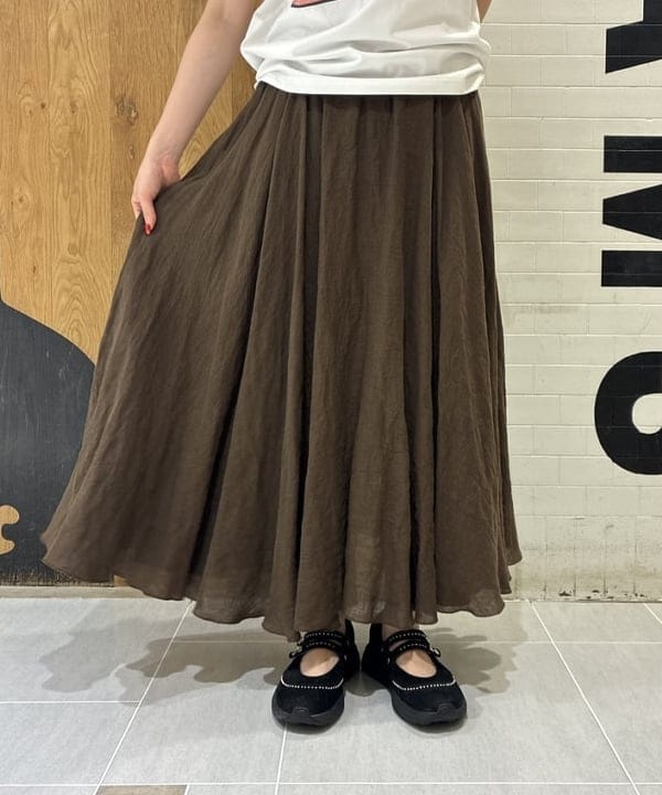 中平 あみさんの「BEAMS WOMEN｜【別注】NOMADIS / for Dog Lovers Tシャツ」を使ったコーディネート