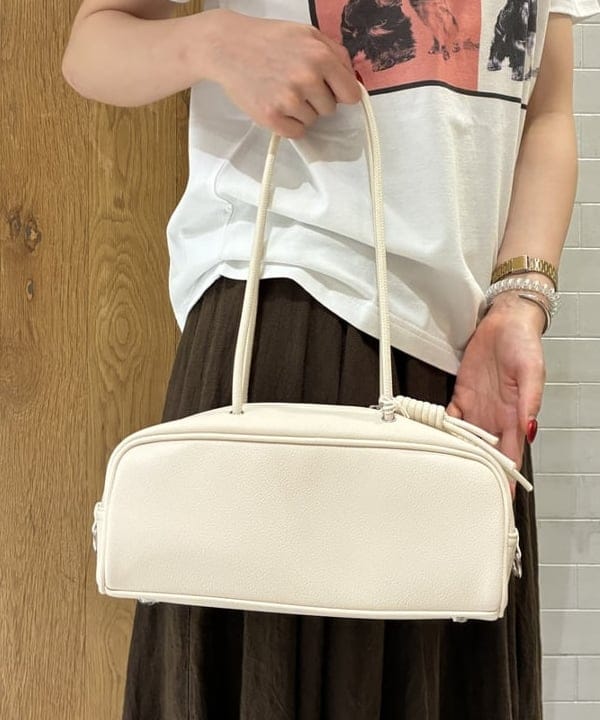 中平 あみさんの「BEAMS WOMEN｜【別注】NOMADIS / for Dog Lovers Tシャツ」を使ったコーディネート