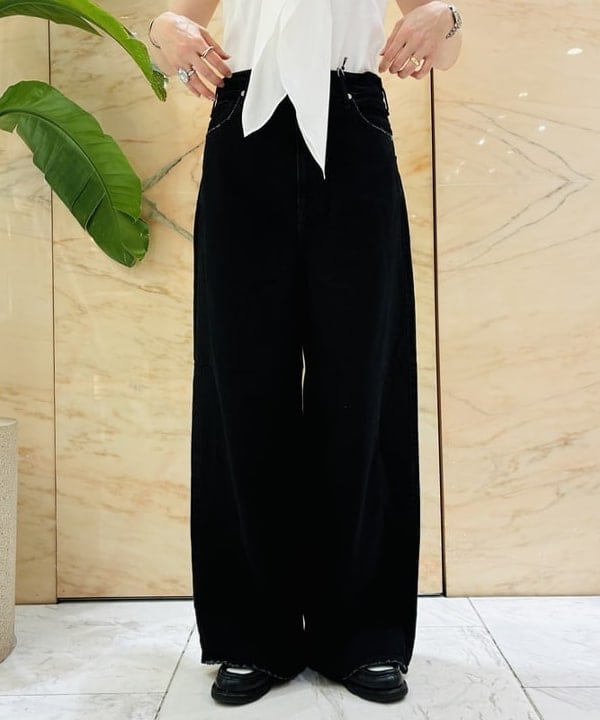 岩沢 珠代さんの「BEAMS WOMEN｜AK+1 / コットン リボン ノースリーブ カットソー」を使ったコーディネート