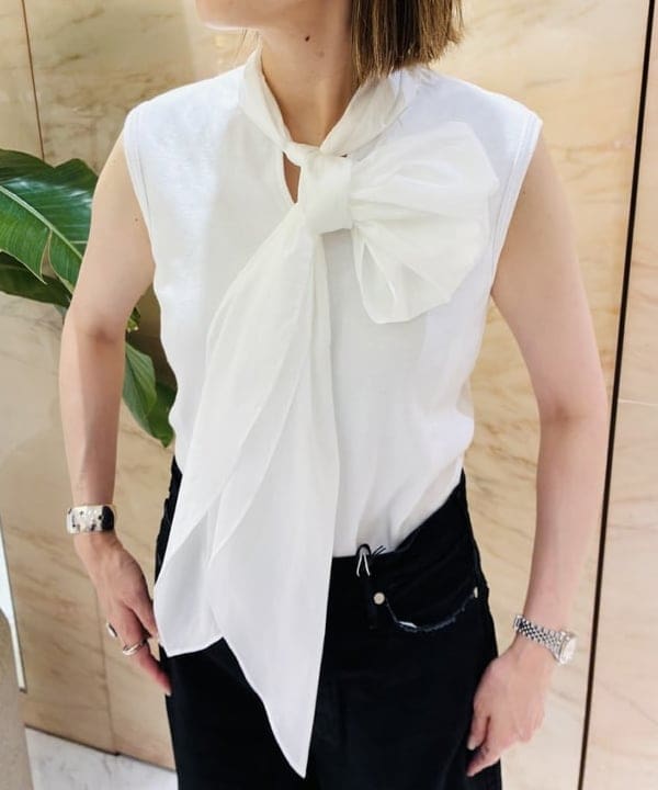岩沢 珠代さんの「BEAMS WOMEN｜AK+1 / コットン リボン ノースリーブ カットソー」を使ったコーディネート