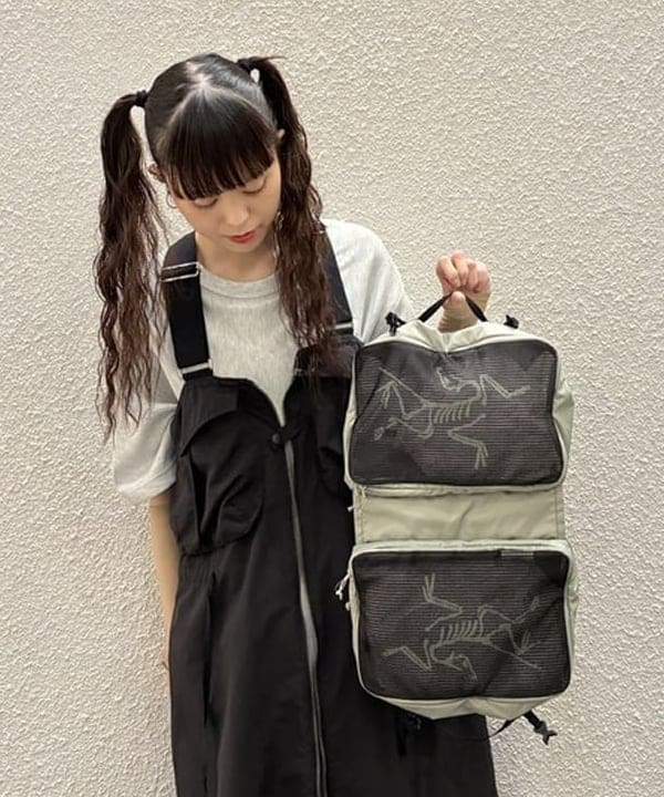 りかちょび/岸本梨佳さんの「クリアレンズ 26SS［ボストン型・紫外線対策・UVカット・リフトアップ効果］」を使ったコーディネート