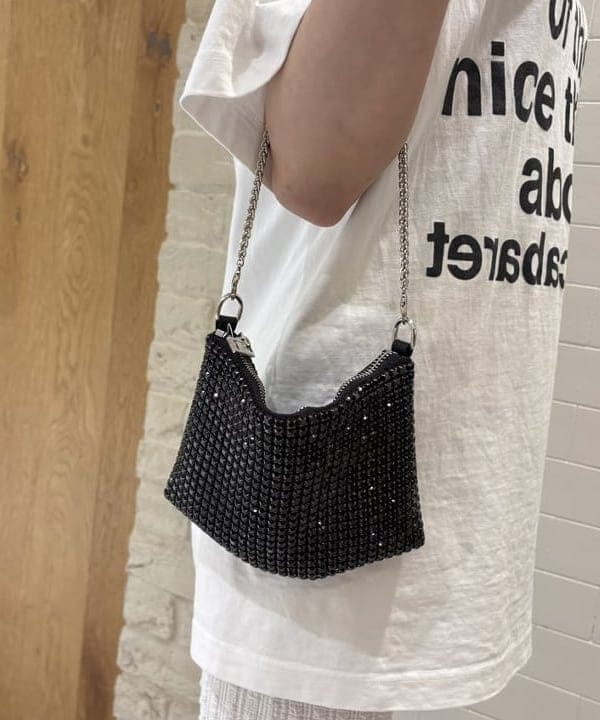 amaさんの「BEAMS WOMEN｜【別注】bLicensceLL / ビジュー 2WAY チェーン バッグ」を使ったコーディネート