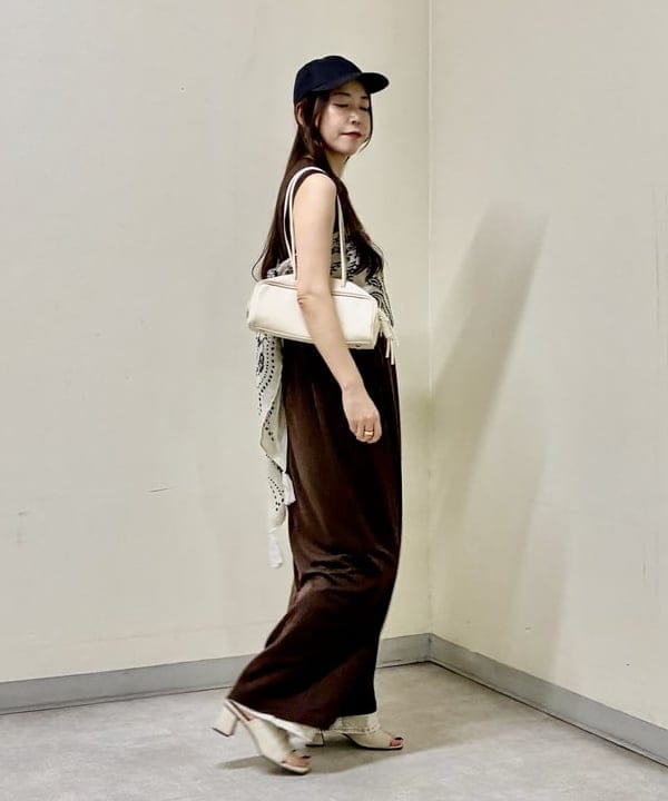 関 桂子さんの「BEAMS WOMEN｜ウォッシャブル ウール ノースリーブ ワンピース」を使ったコーディネート