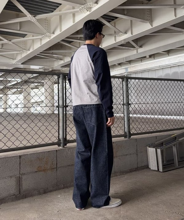 川崎 駿希さんの「BEAMS WOMEN｜ワイドストレート デニムパンツ」を使ったコーディネート