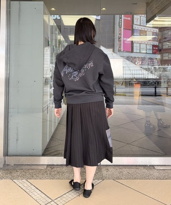 うららさんの「BEAMS WOMEN｜JENNIE / Logo Camisole」を使ったコーディネート