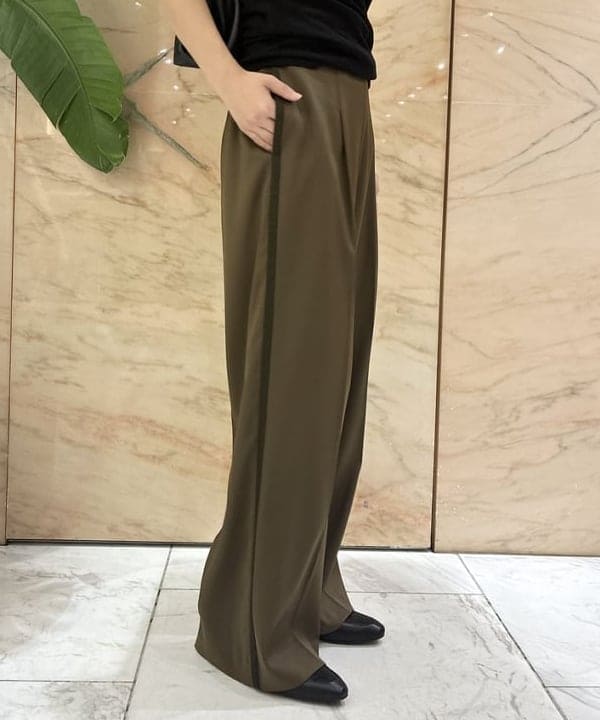 坂本 涼花さんの「BEAMS WOMEN｜SHISEI / MM CHISEL TOE SLIPON パンプス」を使ったコーディネート