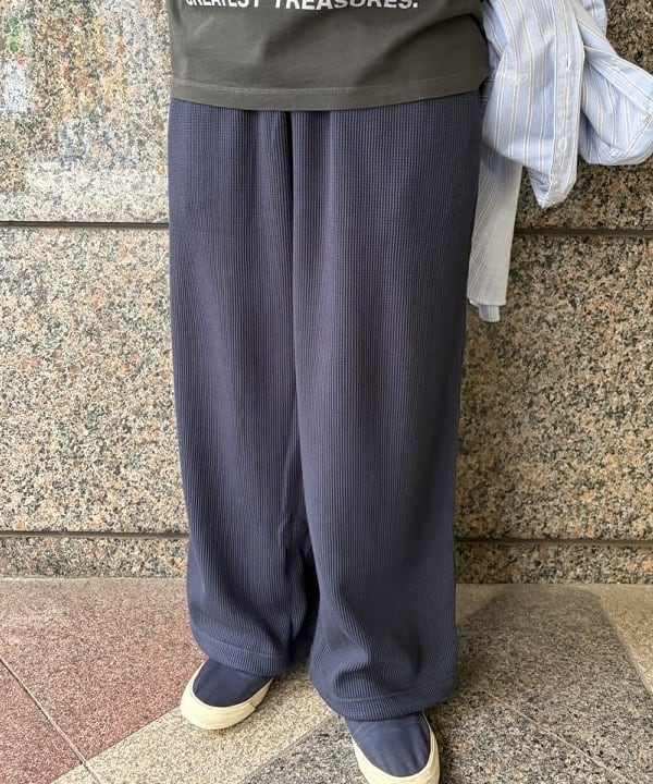 深澤 琥太郎さんの「BEAMS WOMEN｜オックスフォード ワンポイント ミニボタンダウンシャツ【ベーシックフィット】」を使ったコーディネート