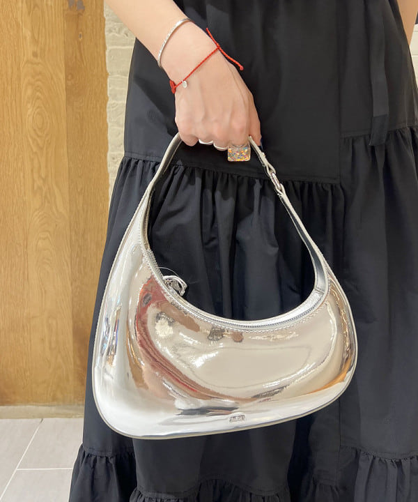 エノモト アミさんの「BEAMS WOMEN｜【別注】Gramicci / パネル スカート」を使ったコーディネート