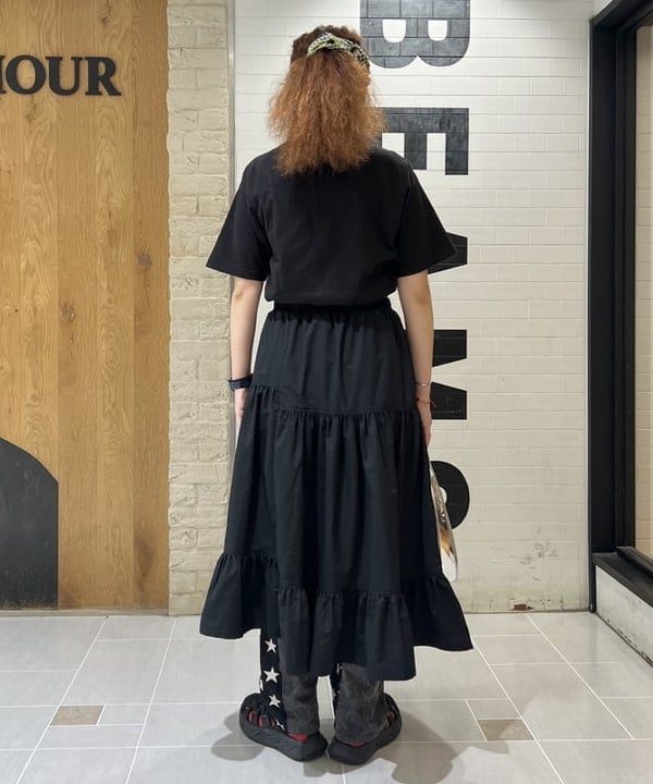 エノモト アミさんの「BEAMS WOMEN｜【別注】Gramicci / パネル スカート」を使ったコーディネート