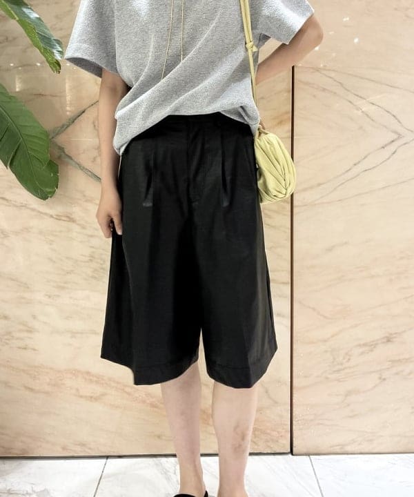 中丸　栞さんの「BEAMS WOMEN｜BOGKI / リブル クロス ボディ バッグ」を使ったコーディネート
