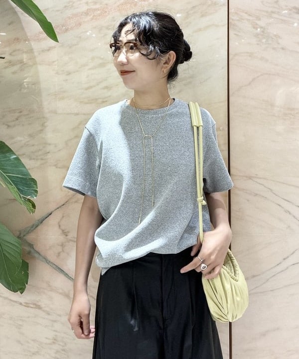中丸　栞さんの「BEAMS WOMEN｜BOGKI / リブル クロス ボディ バッグ」を使ったコーディネート