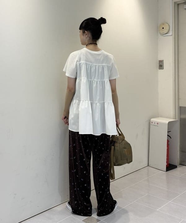 りかちょび/岸本梨佳さんの「【別注】BRIEFING &times; BEAMS BOY / ヘルメット バッグ」を使ったコーディネート