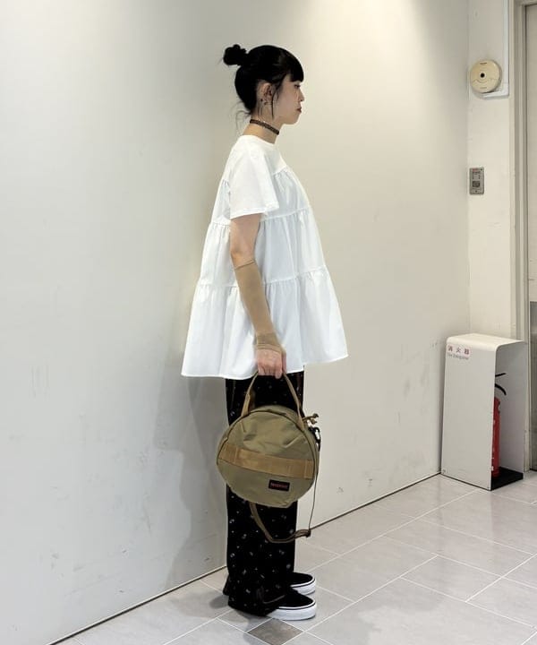 りかちょび/岸本梨佳さんの「【別注】BRIEFING &times; BEAMS BOY / ヘルメット バッグ」を使ったコーディネート