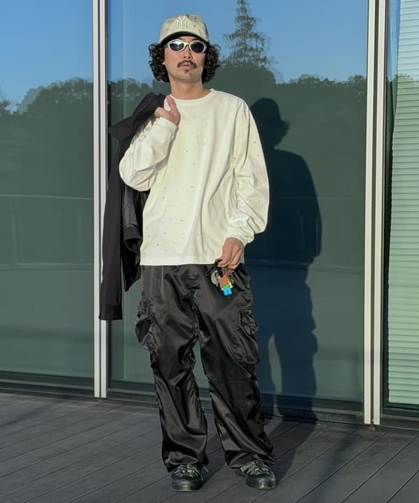 BAKU(東江 漠)さんの「ピンホール ロングスリーブ Tシャツ」を使ったコーディネート