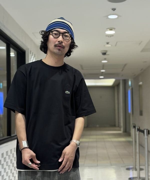 BAKU(東江 漠)さんの「【別注】LACOSTE / バッジ Tシャツ」を使ったコーディネート