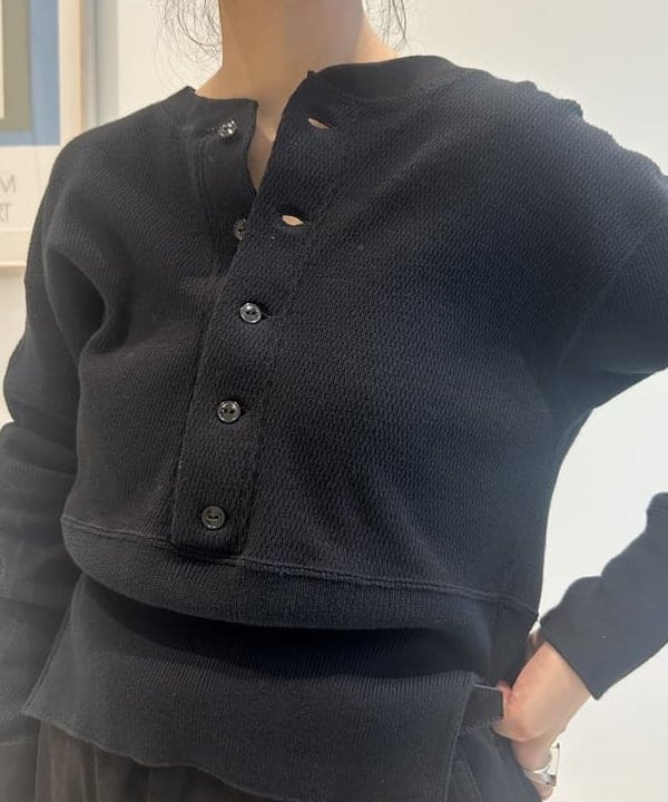 清水 彩乃さんの「BEAMS WOMEN｜ワイド チノ パンツ」を使ったコーディネート