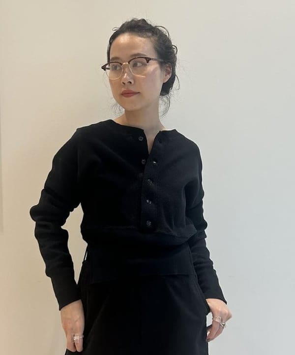 清水 彩乃さんの「BEAMS WOMEN｜ワイド チノ パンツ」を使ったコーディネート