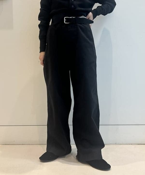 清水 彩乃さんの「BEAMS WOMEN｜ワイド チノ パンツ」を使ったコーディネート