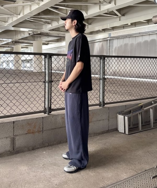 Gazziさんの「BEAMS WOMEN｜BEAMS｜【別注】Champion /「TOY STORY」 T-SHIRT｜Tシャツ 半袖｜トイ・ストーリー 30周年 」を使ったコーディネート