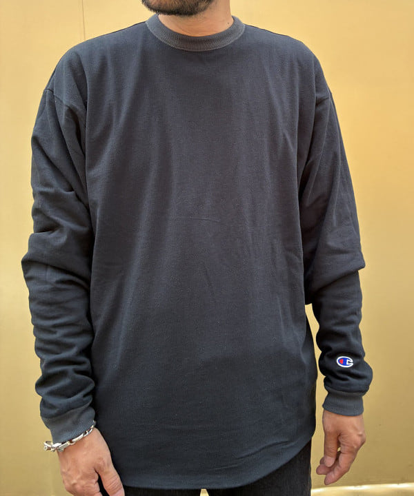 Takahashi Yujiさんの「BEAMS WOMEN｜【別注】Champion / リバーシブル ロングスリーブ Tシャツ」を使ったコーディネート