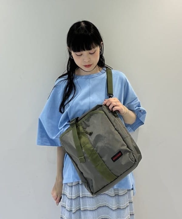 りかちょび/岸本梨佳さんの「【別注】BRIEFING / ミリタリー キット バッグ」を使ったコーディネート