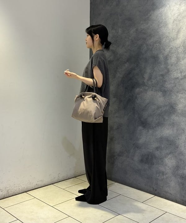 菜月さんの「BEAMS WOMEN｜AK+1 / 総針 ノースリーブ フォルム プルオーバー」を使ったコーディネート