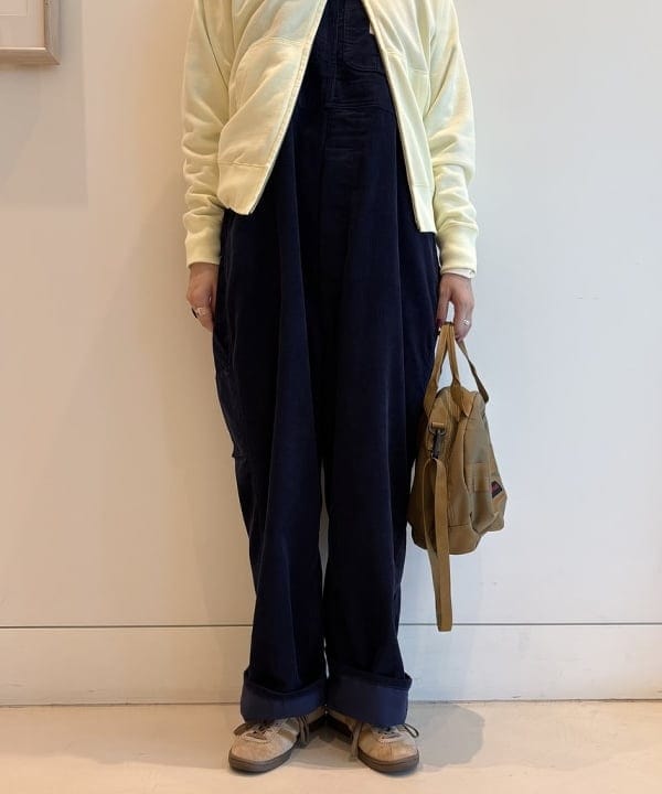 クロサワさんの「BEAMS WOMEN｜【別注】SCREEN STARS / フルジップ パーカー」を使ったコーディネート